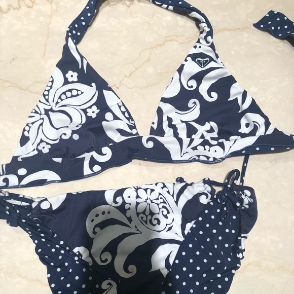 Reversible Roxy bikini - Picture 3 of 4